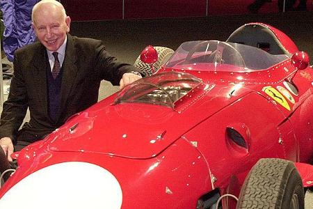 Sonderschau Formel 1: Ex-Weltmeister John Surtees mit dem Ferrari Dino aus dem Jahr 1958.