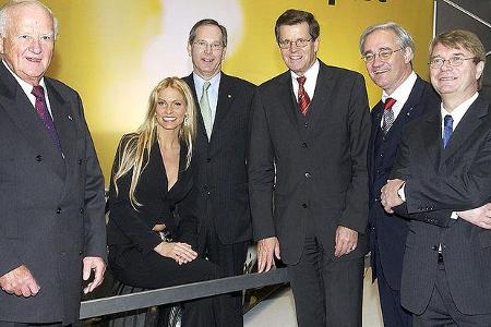 Wilhelm Lyding (ehemaliger Sport-Präsident des ADAC), Sonya Kraus (TV-Moderatorin), Peter Meyer (ADAC-Präsident), Prof. Dr. ...