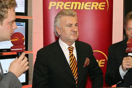 Interview mit Manager Willi Weber (Mitte) und Ex-Formel 1-Pilot und TV-Reporter Marc Surer (rechts).
