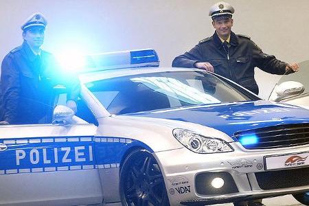 Tune it! Safe! - Aktion für sicheres und seriöses Tuning (Schirmherr Bundesverkehrsministerium). Getunter Streifenwagen von ...