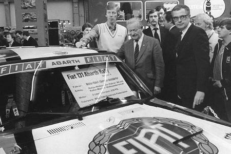 Rallye-Monte Carlo-Sieger Walter Röhrl (links) mit Oberbürgermeister Horst Katzor und Bilstein-Rennleiter Hugo Emde und sein...