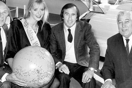 Miss World 1987 mit (von links) Stirling Moss (1955 bis 1958 viermal Formel 1-Vize-Weltmeister), Jackie Stewart (zwischen 19...