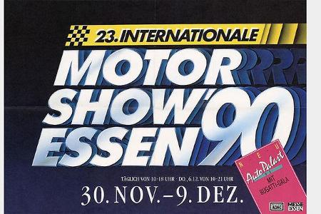 1990 - Bugatti-Gala. Für 1990 erfolgte die Erweiterung des Ausstellungsgeländes auf eine Kapazität von 90.000 qm in 18 Halle...