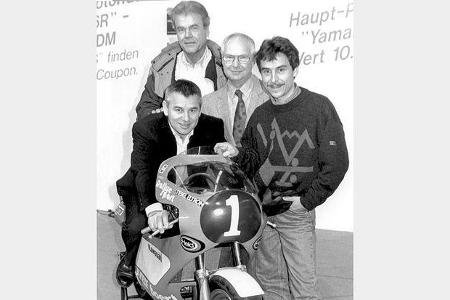Deutsche Motorrad-Weltmeister zu Gast: Toni Mang (auf dem Motorrad), Dieter Braun, Hans-Georg Anscheidt und Dirk Raudies (vo...