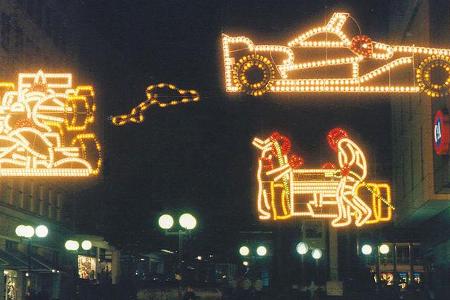 Die Essener Lichtwochen, die alljährlich in den Monaten November und Dezember durchgeführt werden, hatten 1997 als Thema die...