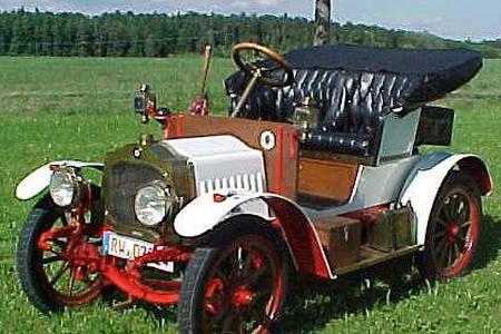 Zweitältestes Fahrzeug der Sammlung: DeDion Bouton BG 93 aus dem Jahr 1908.