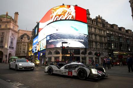 Mark Webber - Porsche 919 Hybrid - Showrun - London 2016