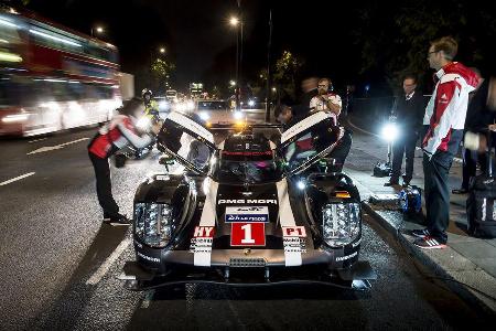 Mark Webber - Porsche 919 Hybrid - Showrun - London 2016