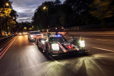 Mark Webber - Porsche 919 Hybrid - Showrun - London 2016