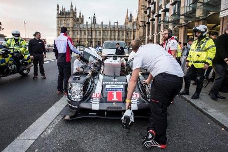 Mark Webber - Porsche 919 Hybrid - Showrun - London 2016