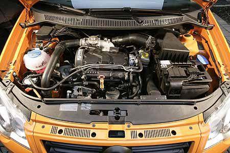 Der Dieselmotor im Cross Polo erweist sich als wenig kultivierter Dreizylinder.