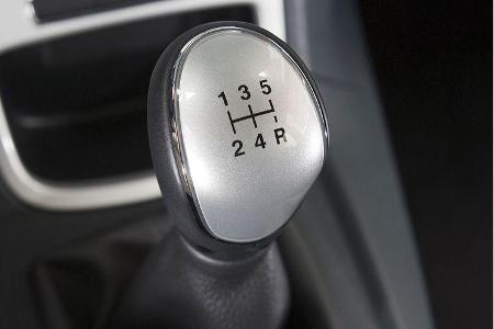 Klimaanlage, Aluminium-Räder, elektrische Fensterheber, Bordcomputer, Nebelscheinwerfer und etwas Chrom- und Lederzierrat bi...
