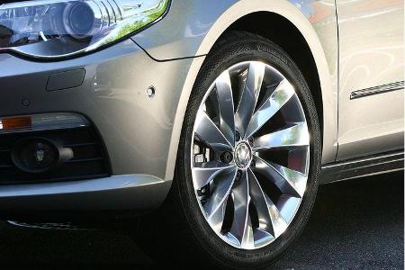 Das Fahrwerk bietet allzeit einen perfekten Kompromiss aus Direktheit und Komfort.