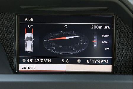 Offroad-Navigation Abseits digitalisierter Gebiete helfen Kompass und Track-Verfolger.