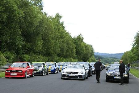 Im Vorfeld des Formel 1-Rennens fand das sport auto-Perfektionstraining in der Eifel statt. Spektakuläre Bilder von der Vera... Im Vorfeld des Formel 1-Rennens fand das sport auto-Perfektionstraining in der Eifel statt. Spektakuläre Bilder von der Vera...
