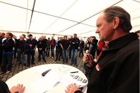 Doch bevor es auf die Strecke ging, begrüßte sport aut-Chefredakteuer Horst von Saurma die Teilnehmer.