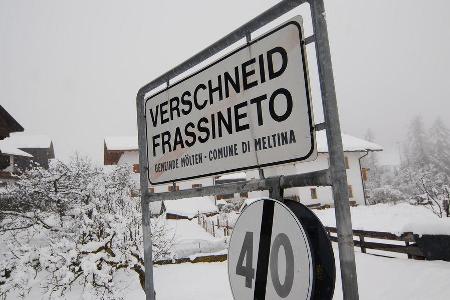 KISS-Ausfahrt, Straenschild