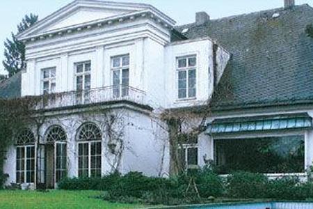 Alles wie in den Sechzigern: Nach Borgwards Tod ließ Ehefrau Elisabeth das Haus in Bremen unverändert. Mittlerweile hat es n...