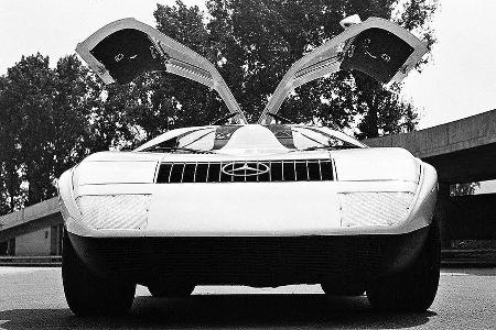 ... stammt der Mercedes-Benz C111 I: Präsentation IAA, Dreischeiben-Wankelmotor, ...