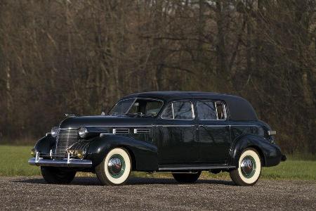 1940 Cadillac Series 72 Seven-Passenger Formal Sedan