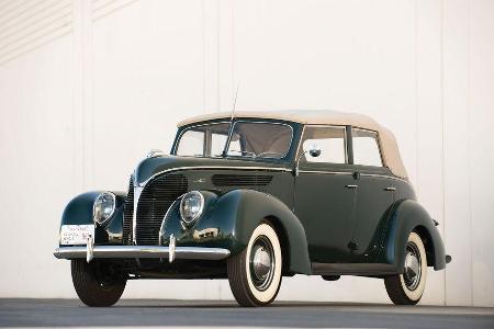 1938 Ford DeLuxe Convertible Sedan