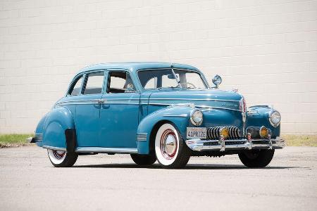 1941 Studebaker Commander DeLux-Tone Sedan