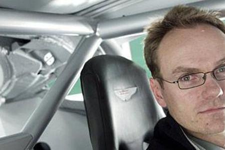 ...am komplexen Kabelbaum des Aston Martin V8 Vantage