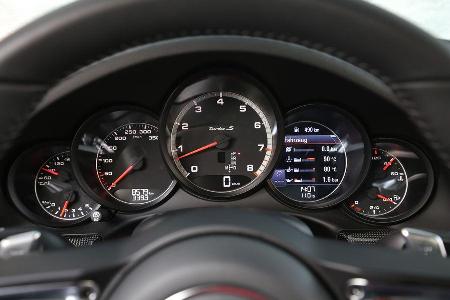 Porsche 911 Turbo S, Rundinstrumente