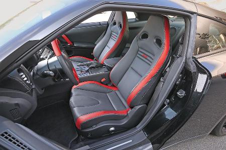 Nissan GT-R Track Edition, Sitze