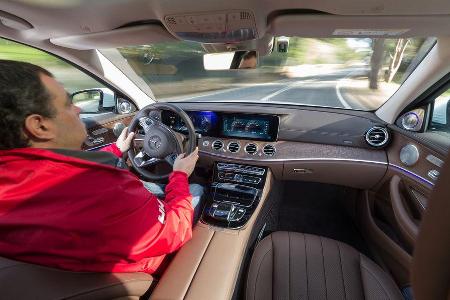 Mercedes E 220 d, Fahrersicht, Cockpit