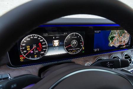 Mercedes E 220 d, Anzeigeinstrumente