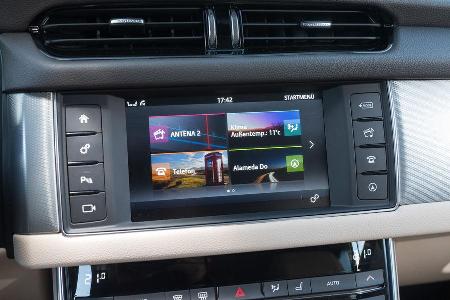 Jaguar XF 20d, Infotainment