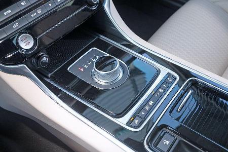 Jaguar XF 20d, Bedienelemente