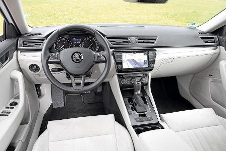 Skoda Superb 2.0 TDI, Cockpit