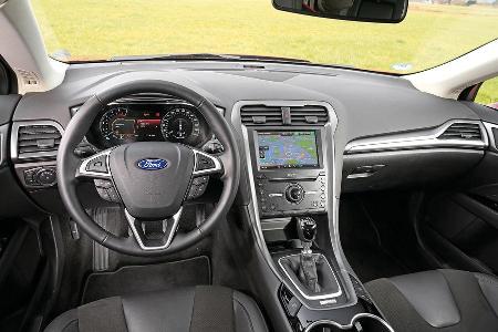 Ford Mondeo 2.0 TDCi, Cockpit