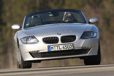 BMW Z4: Lange Haube, kurzes Heck, knappe Stoffmütze.