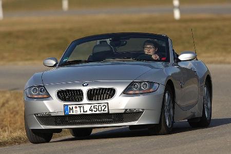 Auf buckligem Asphalt kommt eine Ãberdosis Leben ins straffe Fahrwerk.