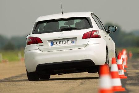Peugeot 308 125 THP, Frontansicht, Slalom