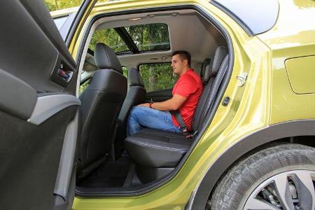 Suzuki SX4-Cross 1.6 DDiS 4x4 Comfort Plus, Fond