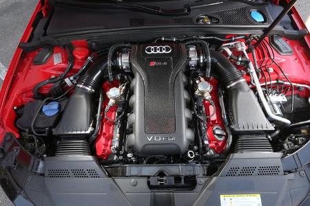 Audi RS4 Avant, Motor