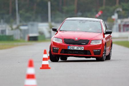 Skoda Octavia RS, Frontansicht, Slalom
