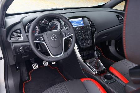 Opel Astra GTC Biturbo CDTI, Cockpit