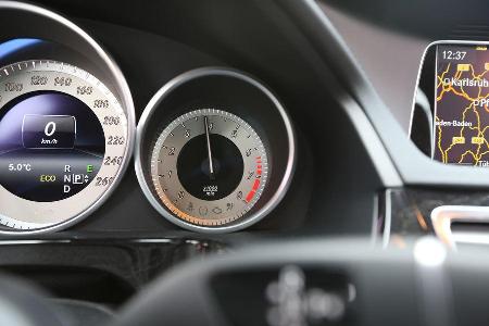 Mercedes E 400 T 4Matic, Rundinstrumente