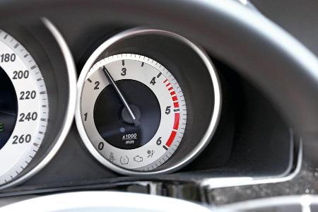 Mercedes E 200 CDI T, Rundinstrumente