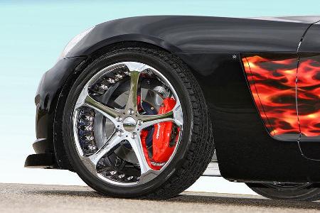 20 Zoll-Felgen füllen die Radhäuser.