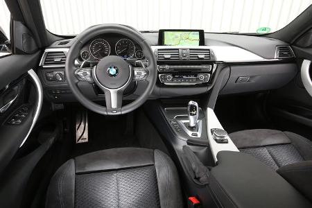 BMW 330e, Cockpit
