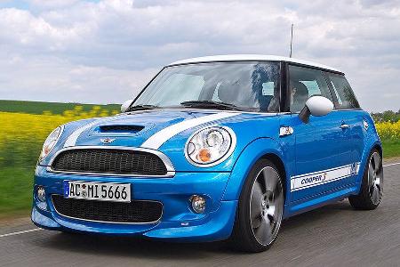 AC Schnitzer bietet für den ohnehin schon sportlichen Mini Cooper S ein Bodykit an.