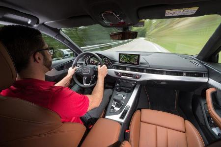 Audi A4, Cockpit