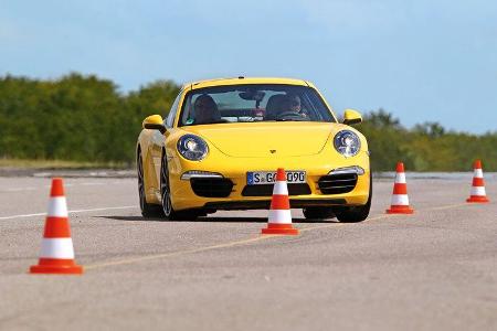 Porsche 911 Carrera S, Frontansicht, Slalom