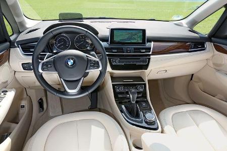 BMW 225i Active Tourer, Cockpit